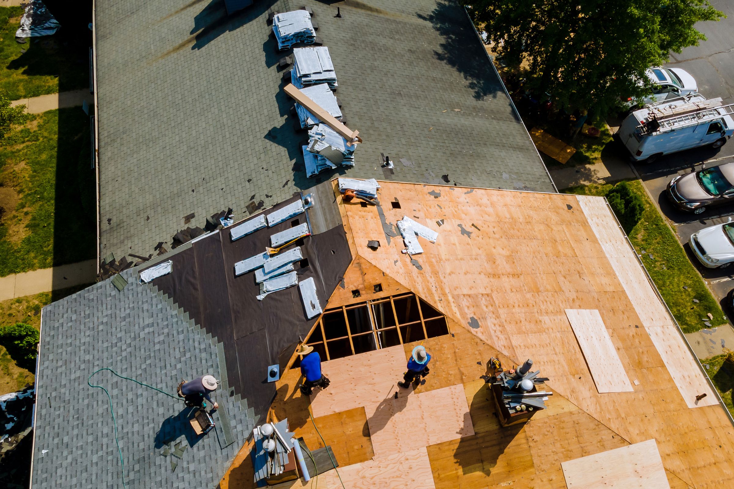 Roofing Contractors vs. Cheap Roofing Companies: What Homeowners Need to Know Before Replacing a Roof